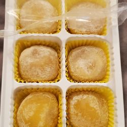 Hello Mochi Mango ($6)