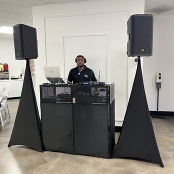 Vibe Setters Entertainment - DJs Near Me Vibe Setters Entertainment - DJs Near Me