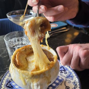 THE VERMILLION ROOM - French onion soup - French Near Me - Banff, Alberta THE VERMILLION ROOM - French onion soup - French Near Me - Banff, Alberta