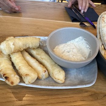 Moxy Southampton - Egg rolls - Hotels Near Me - Southampton, STH