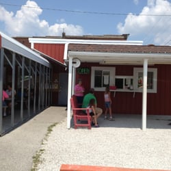 Birdseye Dairy Barn - Ordering window with sitting area under shade