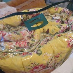 Golden Hanger Cleaners - Easy carrying handle too!