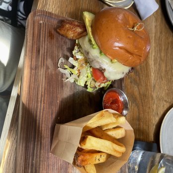 GRANVILLE - Classic Cheeseburger - New American Near Me - Studio City, California GRANVILLE - Classic Cheeseburger - New American Near Me - Studio City, California
