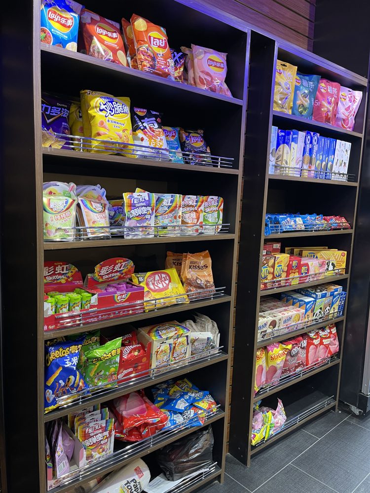 Broccoli Smoke Shop, New Rochelle Roadtrippers