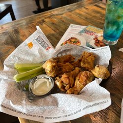 Hurricane Grill & Wings - Wings