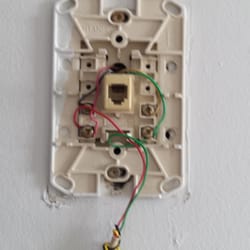 Vianet Internet Solutions - This is how they left my installation. Then expected me to pay over $100.00 for them to fix it.