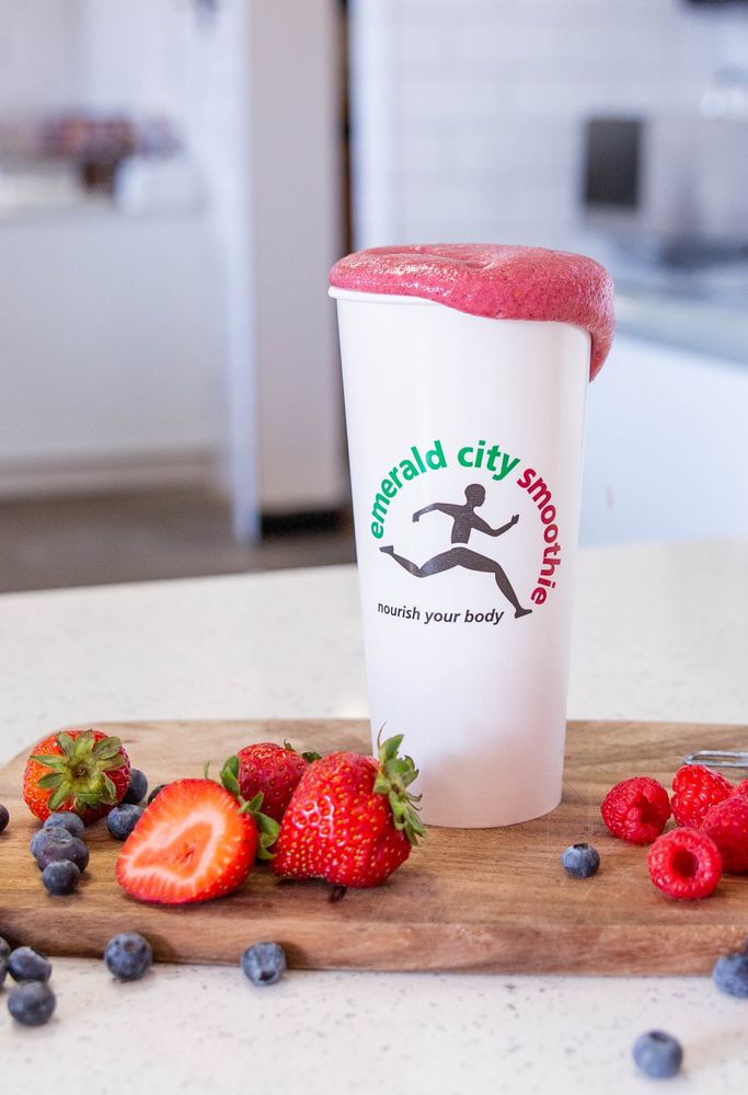 EMERALD CITY SMOOTHIE Updated September 2024 39 Photos & 23 Reviews