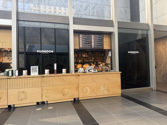 Kudedon Chirashi Bowl Restaurant by null