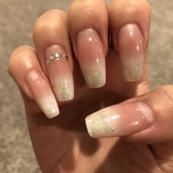 Da Vi Nails - This is 4 weeks and 2 days later!! They held up, didn't break a single one! ALSO they did NOT LIFT! Don't mess with my nail girl - JENNY!!!