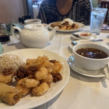 Panda Inn - Honey, walnut shrimp lunch, and tea. - Chinese Near Me - La Palma, California Panda Inn - Honey, walnut shrimp lunch, and tea. - Chinese Near Me - La Palma, California