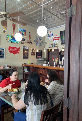 Oliver's Restaurant by null