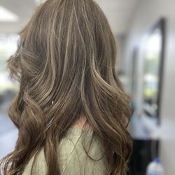 House of Beauty - This client had dark hair and I gave her highlights find more pictures at Instagram @houseofbeautymarylou