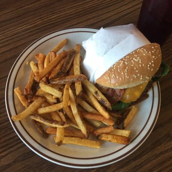 Littlerock Grill - Pizza Near Me - Littlerock, California