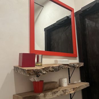 Red Window Coffee - Bathroom - Coffee & Tea Near Me - Sherman Oaks, California