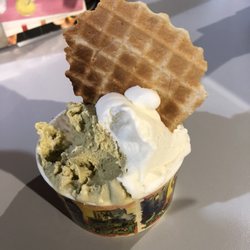 Heladeria La Ibense Bornay - Pistachio y nata (crema)
