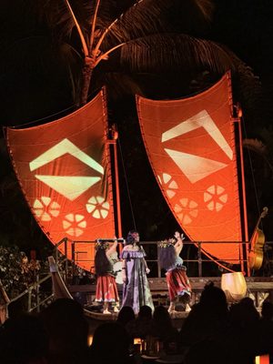 KA WA'A - A LŪ'AU by null