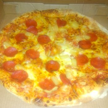 Domino's - Pepperoni and pineapple. You can indeed get pineapple on pizza here. - Pizza Near Me - Leiden, ZH