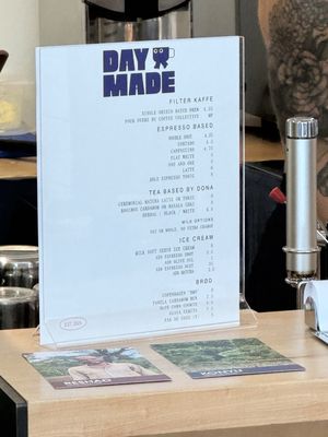 Day Made Kaffe Bar by null