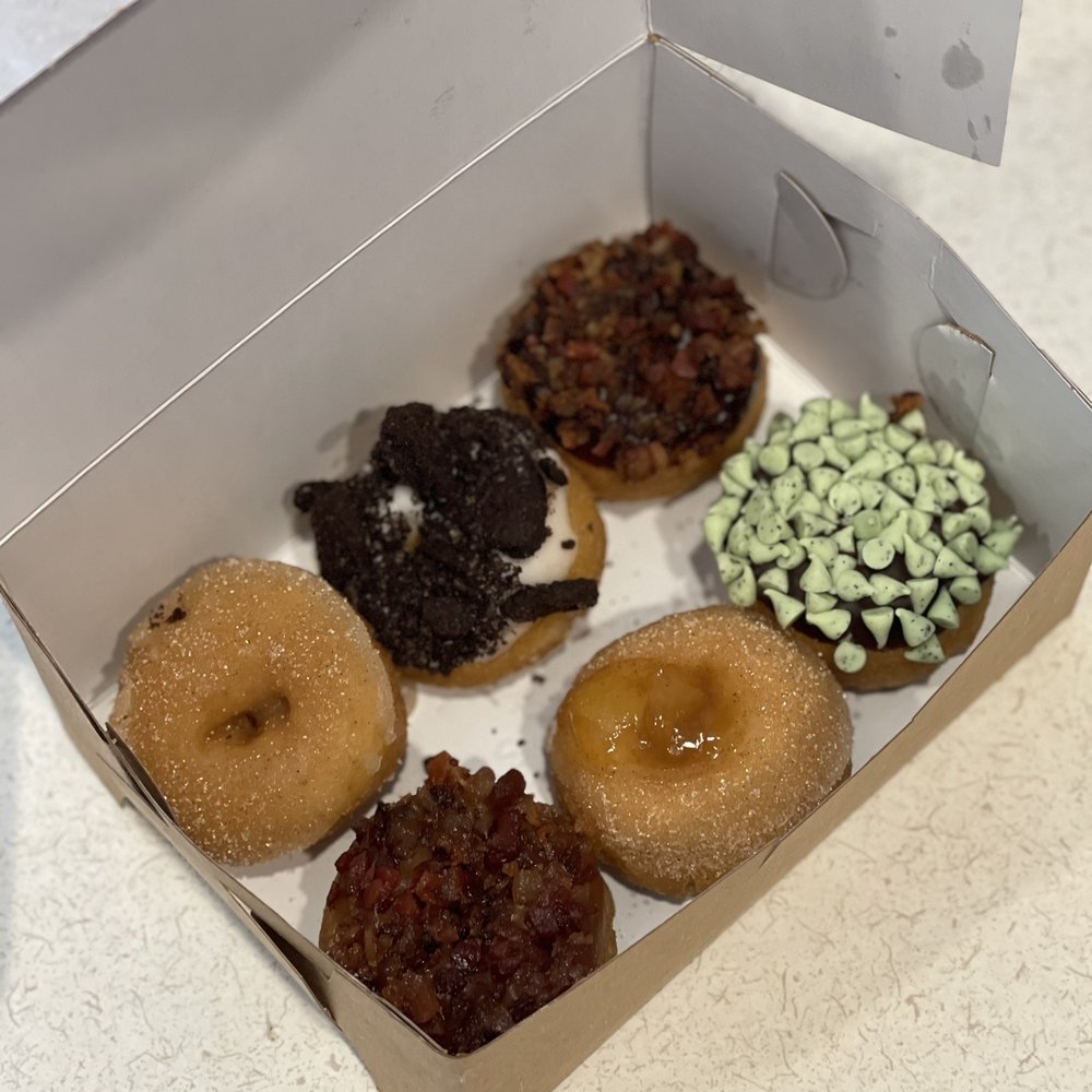 Van Dough - Variety 6 Pack - Donuts Near Me - Clearwater, Florida Van Dough - Variety 6 Pack - Donuts Near Me - Clearwater, Florida