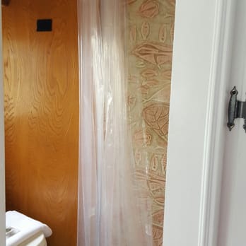The Vintages Trailer Resort - Bathroom - Resorts Near Me - Dayton, Oregon