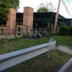 Katonah Metro North - Has bike parking