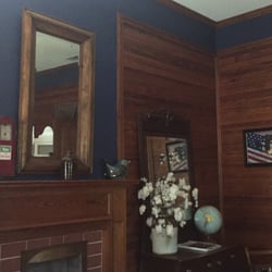 Fairview Inn Bed & Breakfast - The Patriot room - near the entrance