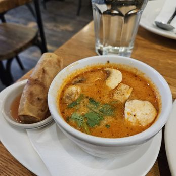Ayada Thai - Tom Yum Soup with Veggie Spring Roll (part of Lunch Special) - Thai Near Me - Elmhurst, New York
