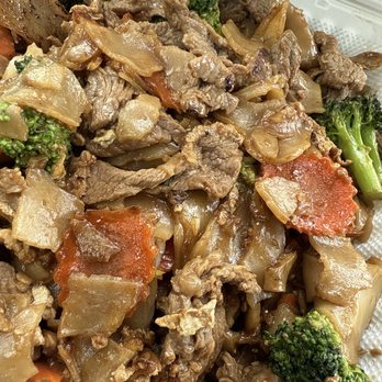 Thai Chili Restaurant - N6. Pad See Ew Noodle - Thai Near Me - Kent, Washington