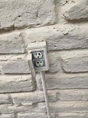 Franks Handyman Service Logo