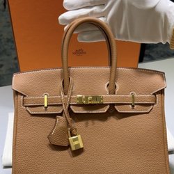 Wright Pawn & Jewelry - Gold Togo: a classic. Meet this 2023 Hermès Birkin 25 & all its extras at Wright's.