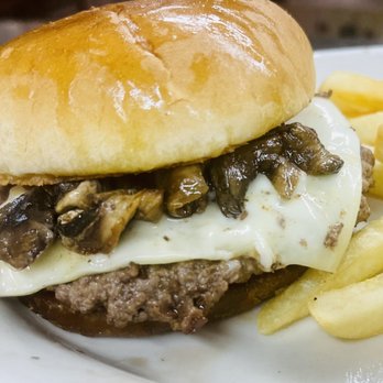 The Bowman House Southern Kitchen - Mushroom burger - American Near Me - Bowman, Georgia The Bowman House Southern Kitchen - Mushroom burger - American Near Me - Bowman, Georgia