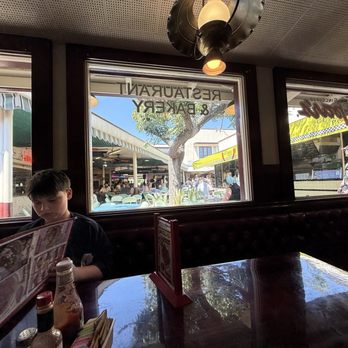 Du-Par's Restaurant - Bakeries Near Me - Los Angeles, California Du-Par's Restaurant - Bakeries Near Me - Los Angeles, California