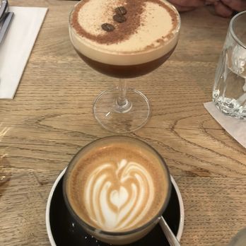 Hole In The Wall - FiDi - Coffee and martini. - Breakfast & Brunch Near Me - New York, New York