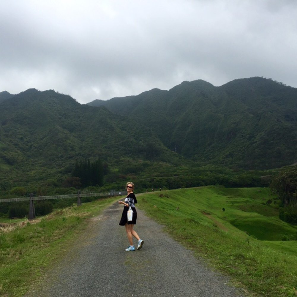 Lulumahu Falls - Green mountains - Hiking Near Me - Honolulu, Hawaii