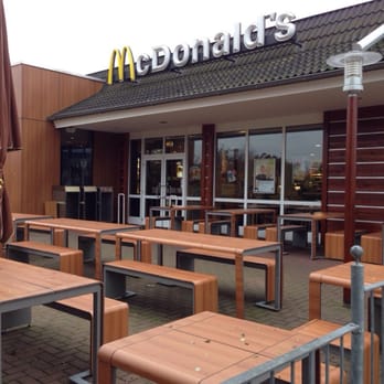 McDonald's - Tables outside. - Burgers Near Me - Barsinghausen, NI