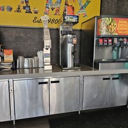 El Pollo Loco - Beverage station