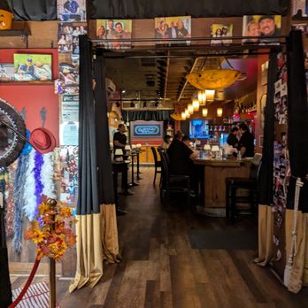 Flappers Comedy Club & Restaurant - Comedy Clubs Near Me - Burbank, California