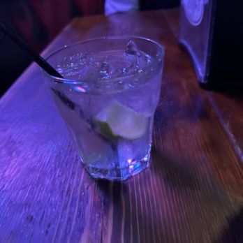 Rusty's - Gin and tonic - Bars Near Me - Tracy, California