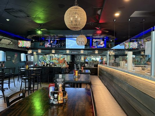 Shotti's Point Luna's by null