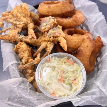 O'Neal's Sea Harvest - Blue Crab, onion rings and slaw, all delicious! - Seafood Markets Near Me - Wanchese, North Carolina