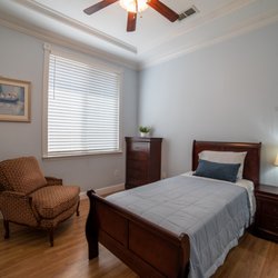 CareHaven Valencia - Bedroom 1