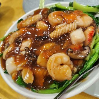 Changs Chinese Restaurant - Seafood crispy noodles - Chinese Near Me - Miami, Florida
