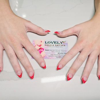 Lovely nail ♡ Pink glam with a little holiday twist 💗✨ Swirls, studs and that