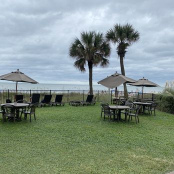 Compass Cove Resort - Nice grass area to relax at Indigo tower - Resorts Near Me - Myrtle Beach, South Carolina