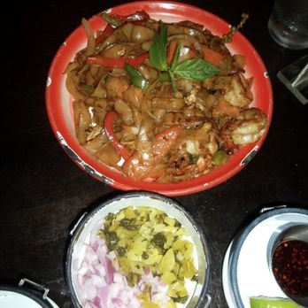 Rim Tanon - Pad kee mao - Thai Near Me - Houston, Texas Rim Tanon - Pad kee mao - Thai Near Me - Houston, Texas