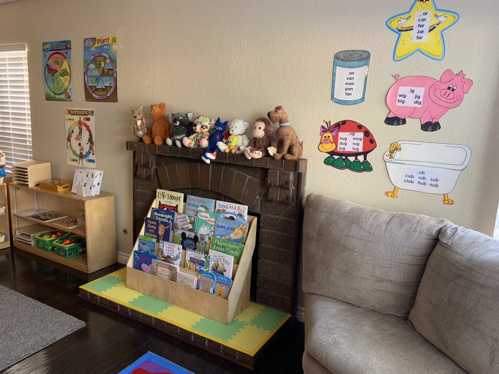 Little Friends Montessori Daycare - childcare center in Corona, CA