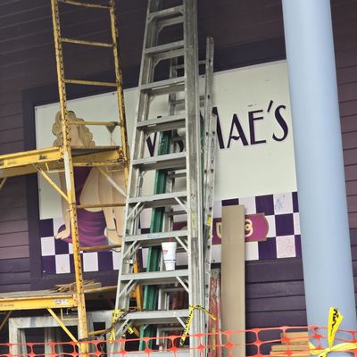 Ms. Mae's by null