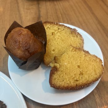 Lufthansa Senator Lounge Non-Schengen - Airport Lounges Near Me - Munich, BY