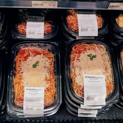 Barons Market Otay Ranch - Lots of lunch offerings