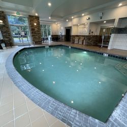 Pool & hot tub